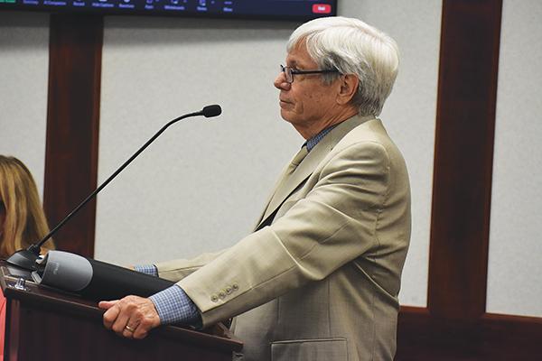 BRANDON D. OLIVER/Palatka Daily News – Consultant Robert Slavin talks to the Palatka City Commission during Thursday's meeting.
