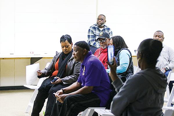 SARAH CAVACINI/Palatka Daily News – Palatka officials and residents discuss ideas for the future of the Jenkins Community Center during a meeting Monday evening.