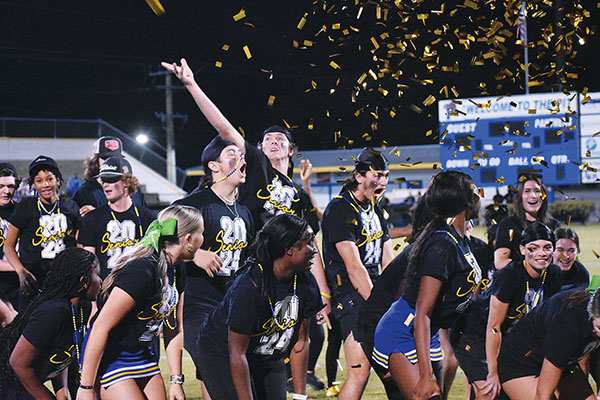 BRANDON D. OLIVER/Palatka Daily News –  The Palatka Junior-Senior High School class of 2024 conclude its dance routine with a bang during the Panther Prowl on Thursday.