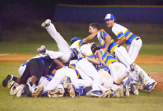 Palatka players celebrate moments after winning the District 5-5A championship in 2016. (Daily News file photo)