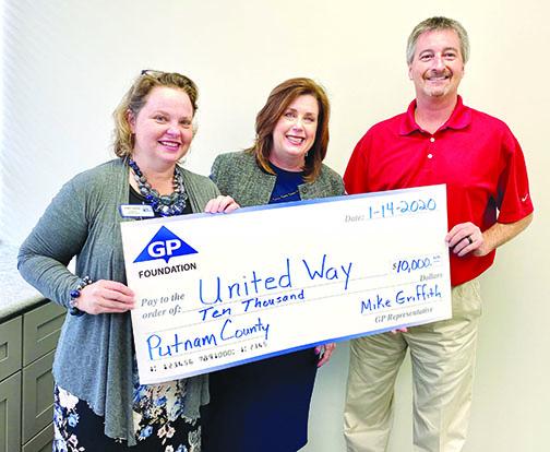 GP officials contribute to United Way efforts in Putnam County.