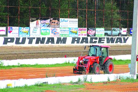 After sitting idly for five years, a resurfaced Putnam Raceway sits waiting for tonight’s start. (ANTHONY RICHARDS / Palatka Daily News)