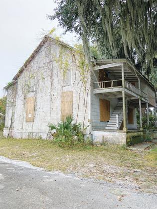 What to do with a rundown former Masonic lodge will be the topic of discussion at Thursday’s Crescent City Commission meeting.
