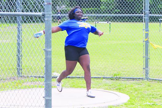 Palatka’s Torryence Poole, shown throwing the discus at the April 21 District 5-2A meet, will return to the FHSAA 2A championships in Gainesville after winning the Region 2-2A shot put at Winter Garden Horizon High. She also finished third in discus. (MARK BLUMENTHAL / Palatka Daily News)