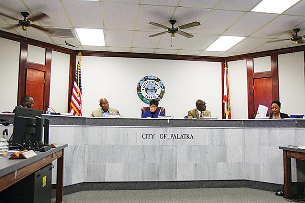 SARAH CAVACINI/Palatka Daily News – Members of the Palatka City Commission discuss the 2023-2024 fiscal year budget during Thursday’s meeting.