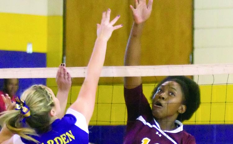 Crescent City’s Kayshia Brady, the 2011 Class 1A state player of the year, returns a shot over Union County’s Ashlyn Harden in the Region 4-1A championship game at Union County High. (Daily News file photo)