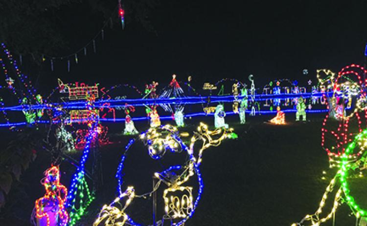 A Bostwick resident is continuing his annual Christmas light show.