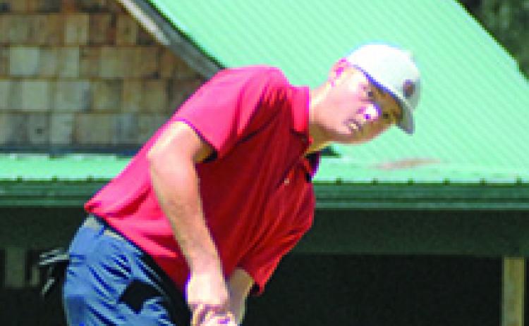 Dale Weldon putts during last year's McNab Junior Invitational Golf Tournament..