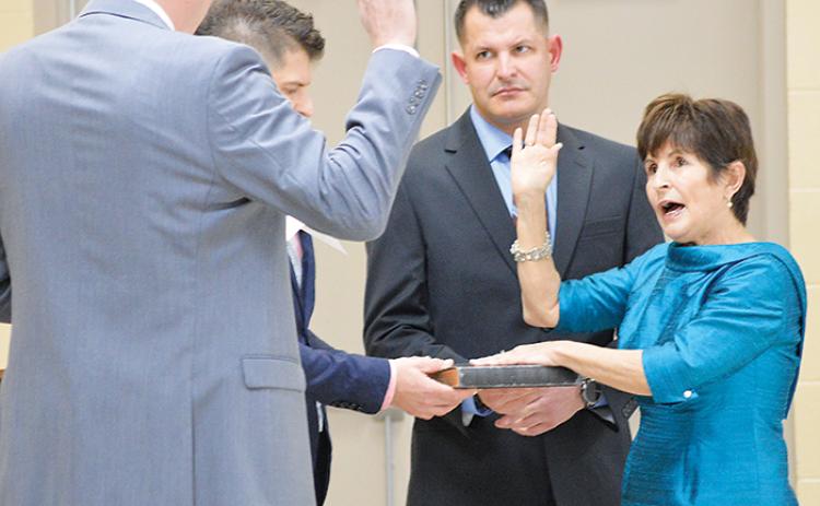 Robbi Correa takes her oath of office to serve as Palatka’s mayor.