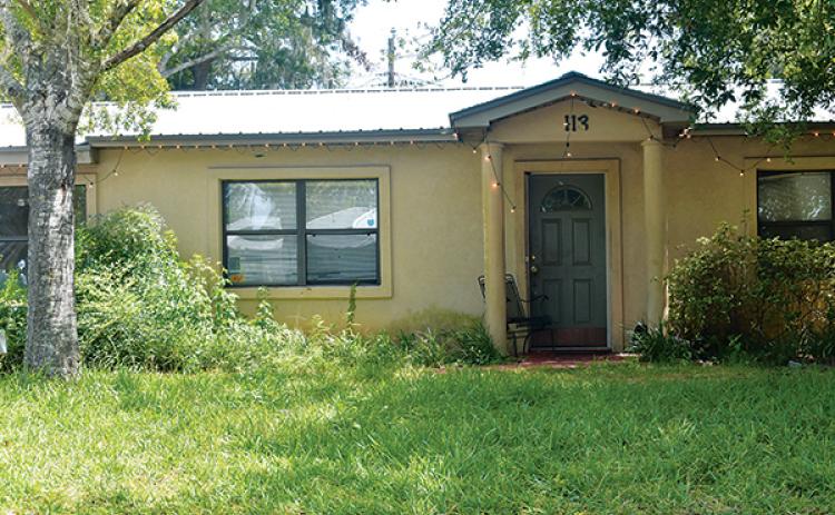 BRANDON D. OLIVER/Palatka Daily News. Putnam County records say this home on East Oak Hill Drive in Palatka was the residence of a man who died Monday morning in a fatal shooting.