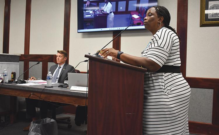 BRANDON D. OLIVER/Palatka Daily News – Virginia Jones, right, Palatka’s human resources generalist, talks about the city manager search while candidate Jonathan Griffith, the interim city manager, listens.